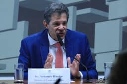 Tarcísio manda PM identificar viatura após Haddad relatar perseguição em São Paulo