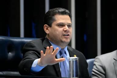 Davi Alcolumbre adia PEC da escala 6x1 no Senado para depois de 4 de outubro