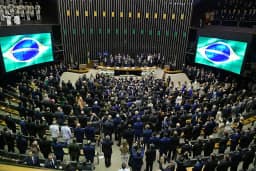 Emendas crescem 54%, mas reeleição de deputados sobe de 64% para 67%