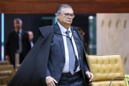 Dino questiona promessa de fim de inquérito das fake news, sem citar Fachin