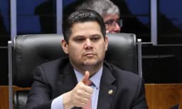 Alcolumbre planeja indulto ou anistia a Bolsonaro por votos pela presidência do Senado