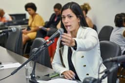 Justiça proíbe deputada Índia Armelau (PL-RJ) de incentivar demissão de opositores