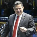 Alcolumbre promete votar minerais críticos e Redata na próxima semana