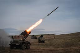 Rússia: Reino Unido e França estão "brincando com fogo" ao ajudar Ucrânia