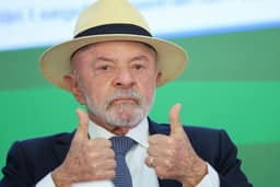 Meio/Ideia: Lula é aprovado por 48,5%% dos brasileiros; 49% desaprovam