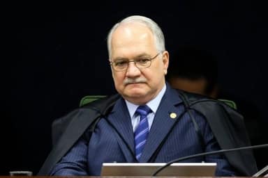 Edson Fachin centraliza apurações no STF e mantém cúpula da Polícia Federal