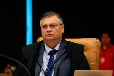 Flávio Dino anula indicações de emendas após apuração sobre Valdemar Costa Neto