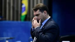 Coaf contradiz Flávio Bolsonaro e revela novo repasse de Vorcaro para filme do pai