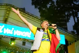 Flávio Bolsonaro muda carta e retira título de “presidente eleito”