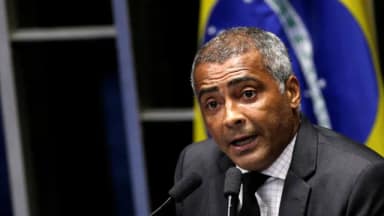 Senador Romário deixa o PL sem nova filiação após declarar apoio a Eduardo Paes
