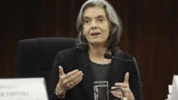 Cármen Lúcia vê erros tanto de Moraes quanto de Mendonça e vira peça-chave na disputa no STF