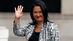 Keiko anuncia veto a cabelo comprido em meninos e maquiagem em meninas nas escolas do Peru
