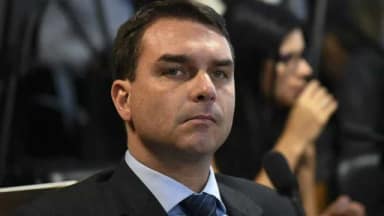 Flávio Bolsonaro advoga no STJ para cliente de Willer Tomaz em plena campanha