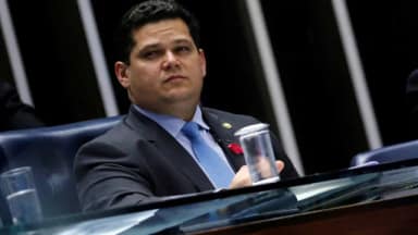 Senado vai votar PEC do fim da escala 6x1 antes do 2º turno, diz José Guimarães