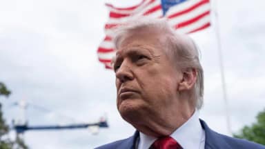 Donald Trump declara estreito de Ormuz desminado enquanto Irã impõe condições