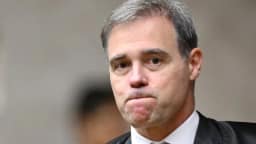 Mendonça atende Fachin e retira sigilo de parte do caso Master