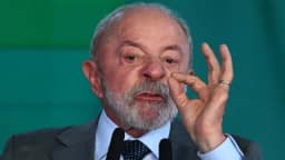Lula diz a pastores que não fará campanha nas igrejas por respeito à fé