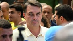 Flávio Bolsonaro diz que não irá ao debate na Band do 2º turno