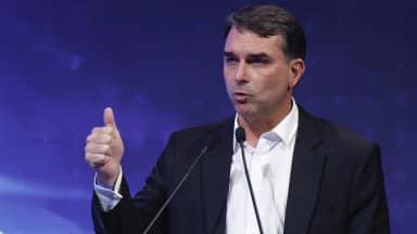 PGR pede que Flávio Bolsonaro seja ouvido por calúnia contra Lula