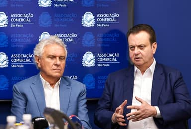 Caiado pede apuração de propina de R$ 5 milhões atribuída a Kassab por Vorcaro