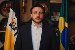 Decisão contra Renan Santos gera críticas de presidenciáveis