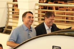 Flávio enfrenta disputa apertada no Sudeste e mira reação