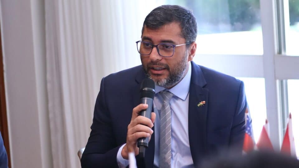 Ataque a tiros em comício de Wilson Lima fere policial militar em Manaus