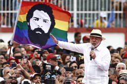 Lula adia comício em Florianópolis para mesma data de evento de Flávio Bolsonaro em SC