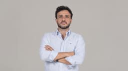 Renan Santos prevê vitória de Flávio e diz que não apoiará ninguém no 2º turno