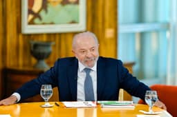 TSE nega pedido de Flávio para proibir Lula de gravar no Planalto e no Alvorada