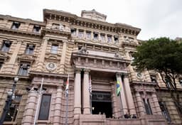 Tribunais driblam limites do STF e pagam R$ 722 milhões em penduricalhos