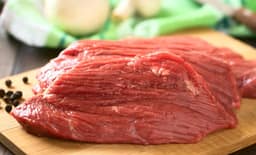 União Europeia suspende importação de carnes do Brasil