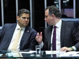 Alcolumbre indica Pacheco para vaga de ministro do TCU