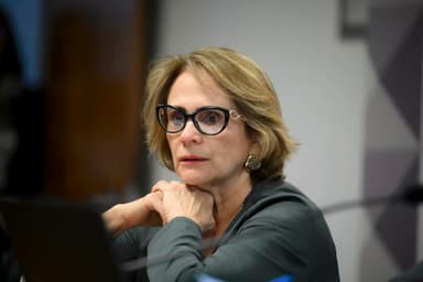 Damares reage a críticas de Paulo Figueiredo
