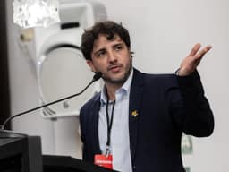 Com convite a R$ 7 mil, partido Missão lança Renan Santos neste sábado