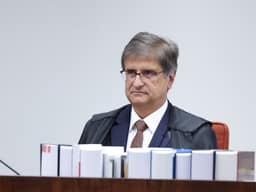 PGR pede nulidade de relatório sobre mensagens de Moraes e Vorcaro