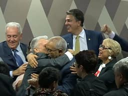 CCJ do Senado aprova PEC do fim da escala 6x1; texto vai ao Plenário
