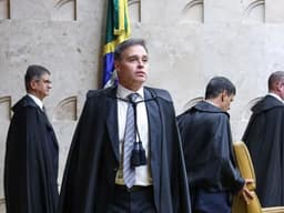 André Mendonça manda soltar filho do Careca do INSS com tornozeleira