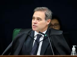 Mendonça diz que cópia de celular de Vorcaro está lacrada e intocada
