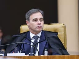 Mendonça cita "gravíssimos fatos" e defende afastamento de Andrei