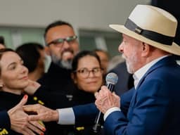 Flávio aciona TSE contra Lula por uso eleitoral de eventos oficiais