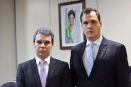 Aliado de ministro de Lula é escalado para batalha contra Flávio no TSE