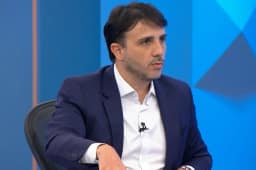 Após ser 'desconvidado' de debate, Renan Santos anuncia que fará protesto