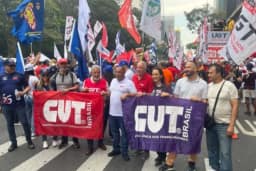 Sindicalistas pressionam Senado para a aprovação do fim da escala 6x1
