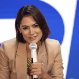 Michelle Bolsonaro será candidata ao Senado, diz Bia Kicis