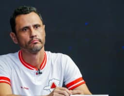 Cleitinho diz que Zema priorizou campanha ao Planalto à dívida de Minas