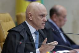 Moraes manda PF ouvir Flávio Bolsonaro em investigação por calúnia contra Lula