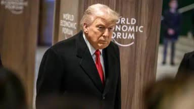 Michelle Lujan Grisham rejeita proposta de Trump de rebatizar Novo México