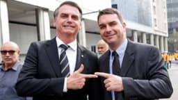 Flávio Bolsonaro repete o pai e diz barbaridades sobre as filhas