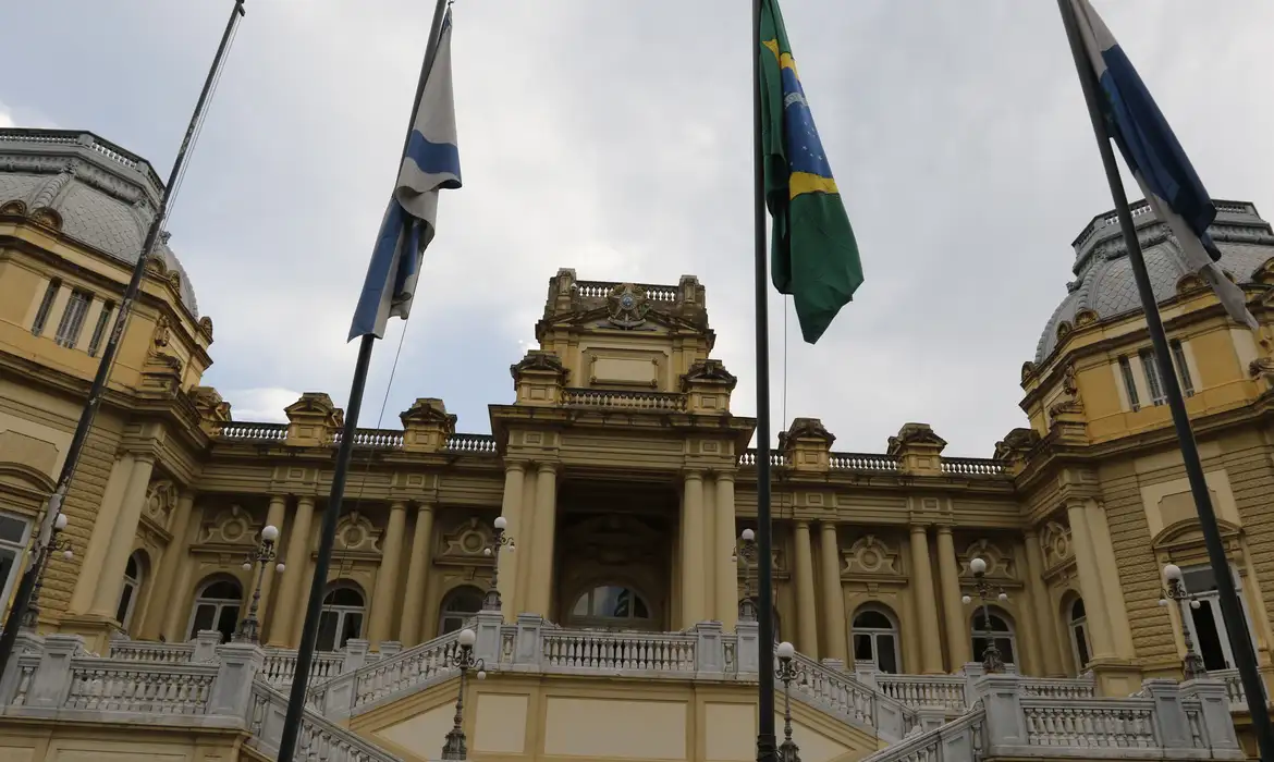 STF retoma em agosto julgamento sobre eleições no Rio de Janeiro